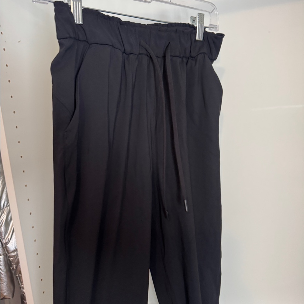 Lululemon black joggers